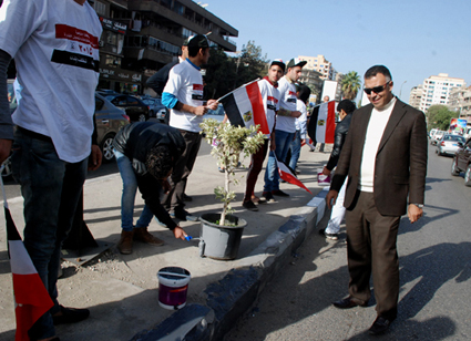 محافظ القاهرة- ومدير الامن يشهدان -مبادرة -شبابية  -نظافة -تجميل (1)