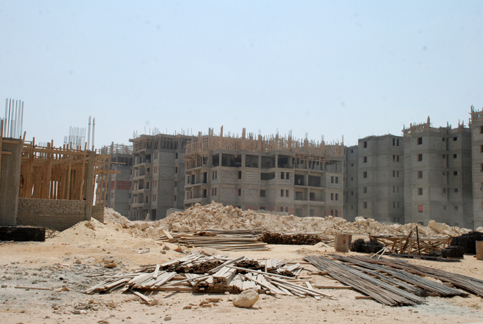 محافظ القاهرة يتفقد مشروعين بحي المقطم 2