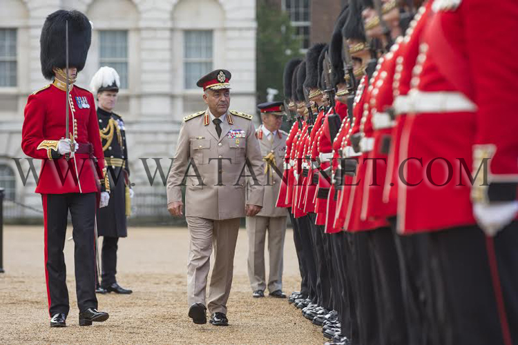 رئيس أركان الجيش البريطاني الجنرال سير نيكولاس هوتون يلتقي الفريق حجازي1