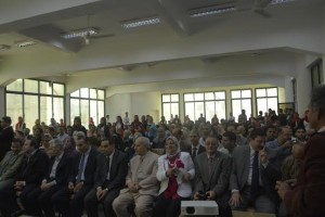 اقبال جماهيرى خلال افتتاح معرض جامعة المنصورة الخامس للكتاب18