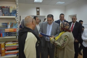 اقبال جماهيرى خلال افتتاح معرض جامعة المنصورة الخامس للكتاب2