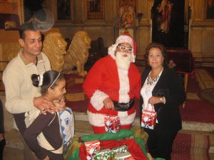 الأسرة السعيدة تحتفل بالكريسماس بالكاتدرائية المرقسية بالإسكندرية 7
