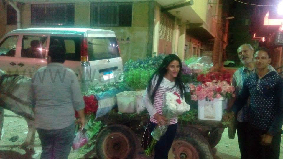 سعف وزهور الياسمين والبنفسج تملأ شارع كنيسة عين شمس2