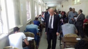 رئيس جامعة الزقازيق يتفقد أعمال امتحانات كلية الحقوق