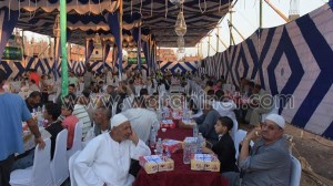 محافظ البحيرة يشارك في حفل إفطار 1000 صائم2
