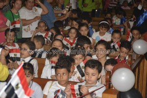 رفع الأعلام المصرية بالحفل الختامي لمرحلة حضانة بشبرا4