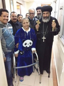 مطران بورسعيد يقدم التهنئة للعاملين بمستشفى أفا مينا بالعام الميلادي الجديد 2