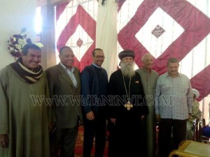 وفود رسمية وشعبية تهنئ الأنبا بيمن بالعيد في قوص4
