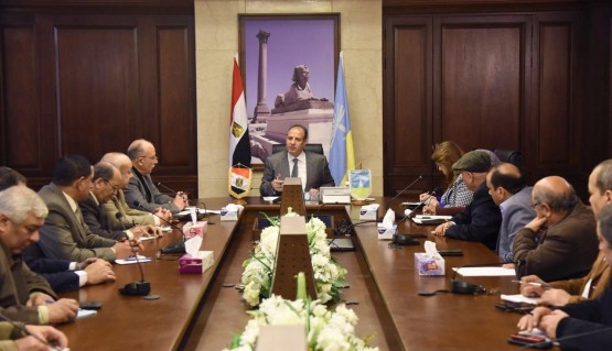 محافظ الإسكندرية في أول أجتماعاته يلتقي برؤساء الأحياء (3)