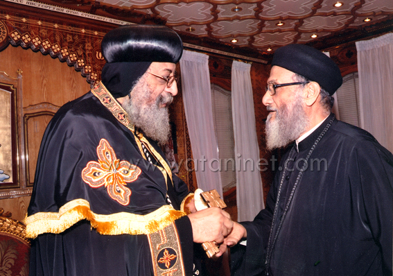 القمص موسي ابراهيم راعي الكنيسة في اليوبيل الذهبي لسيامتة  (1)