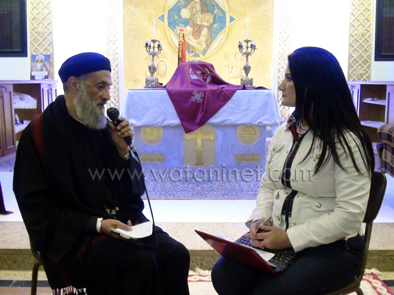 القمص موسي ابراهيم راعي الكنيسة في اليوبيل الذهبي لسيامتة  (6)