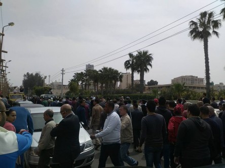  المئات يشيعون جثمان الشهيدة نجوي الحجار من مسجد المواساة بالإسكندرية