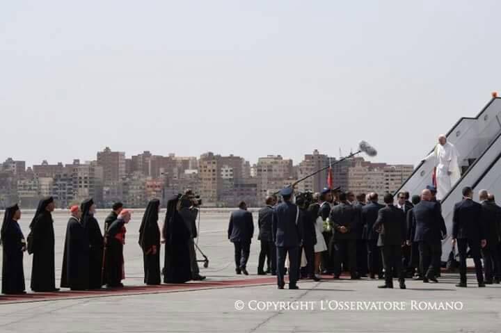 بالصور.. زيارة بابا السلام لمصر السلام (8)