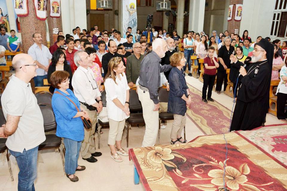 مطران الكاثوليك يستقبل وفد ايطالي ومجموعة من "الفوكولاري" بالقاهرة